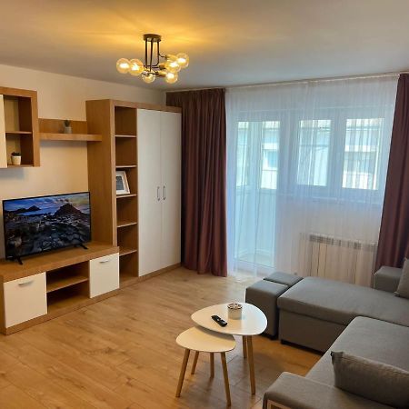 Sunny Apartment In Suceava Eksteriør bilde