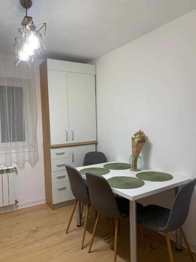 Sunny Apartment In Suceava Eksteriør bilde